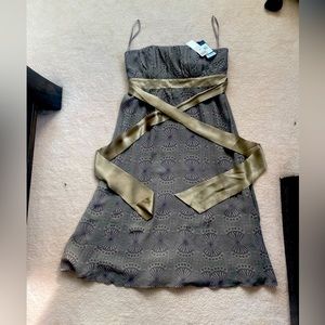 Ted Baker strapless dress beige/gray with sash. 100% silk. Size 3.